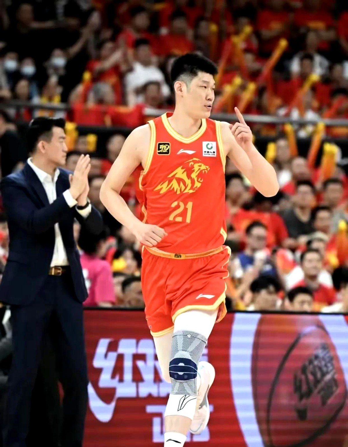 灰熊绝杀深圳队，胡金秋点燃赛场