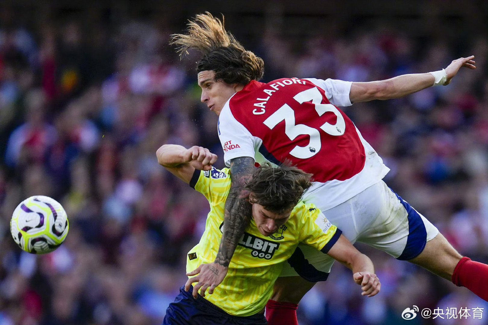 阿森纳球员表现抢眼，助球队轻松取胜